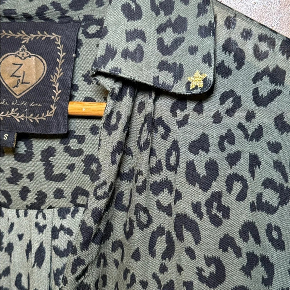 🌻 Z&L Anthropologie Olive Animal Print Gold Embroidered Women's sz Small Blouse - Picture 10 of 14